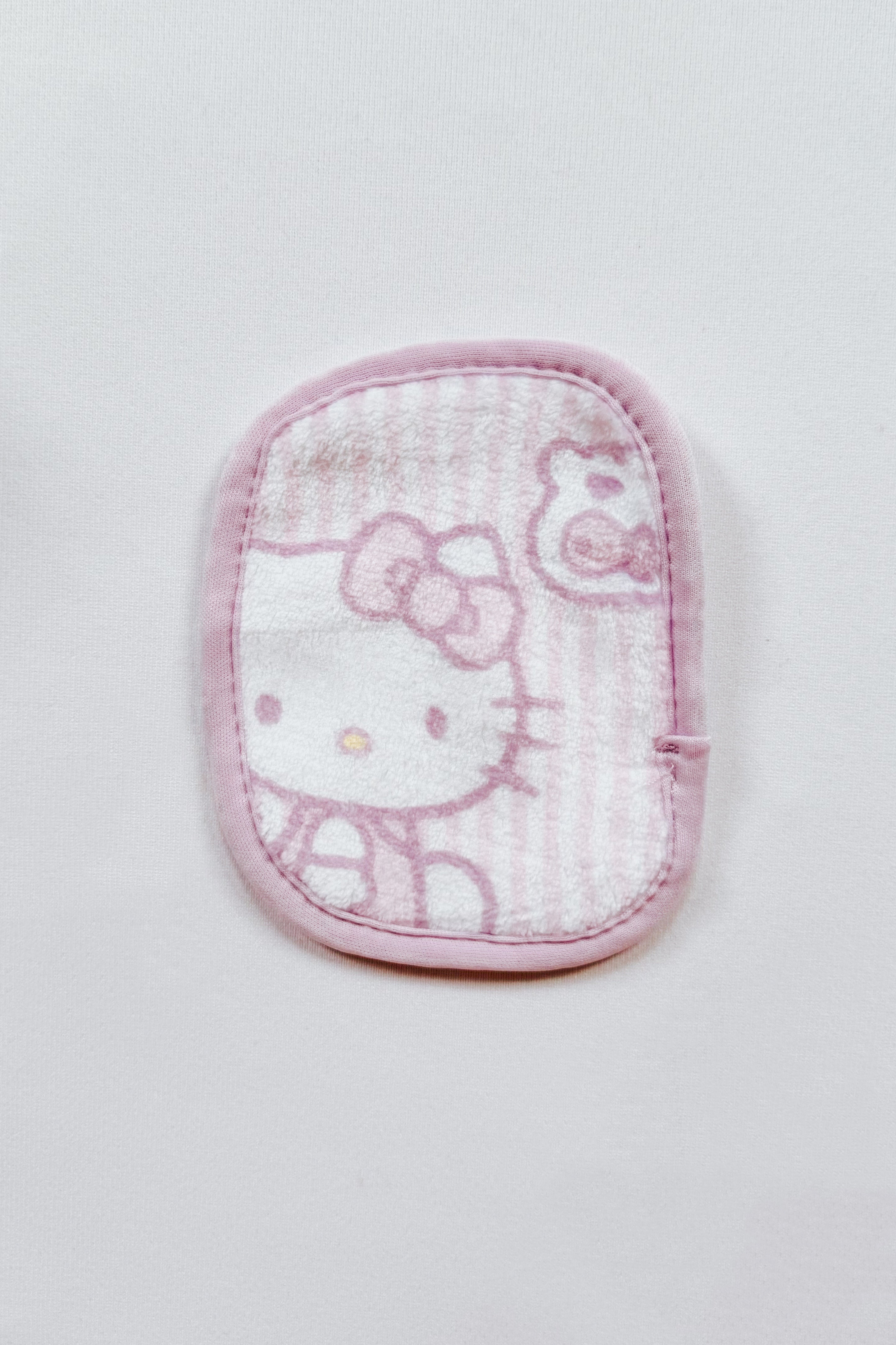 The Original MakeUp Eraser • Hello Kitty 7-Day Gift Set © Sanrio