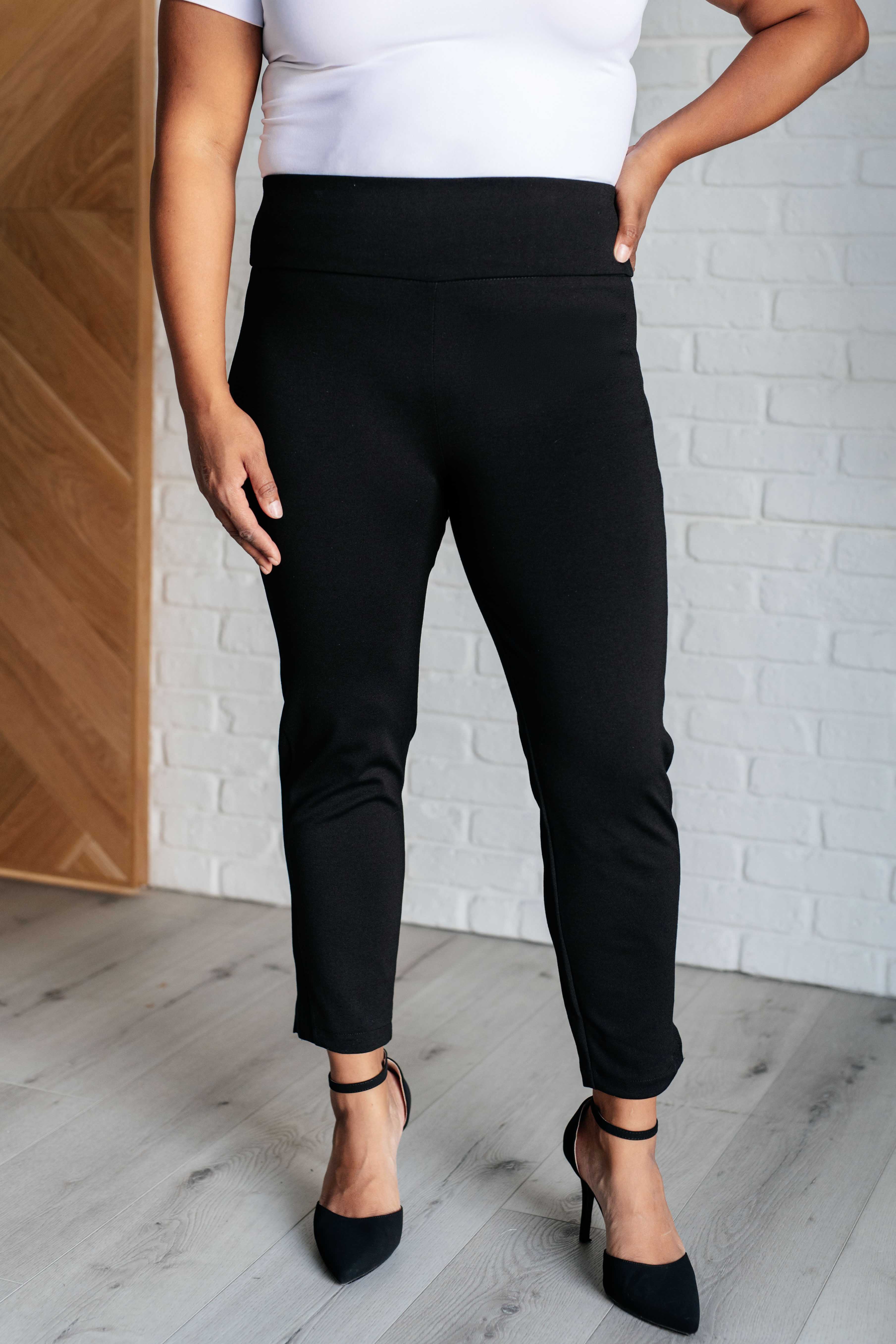 Magic Ankle Crop Skinny Pants • Black