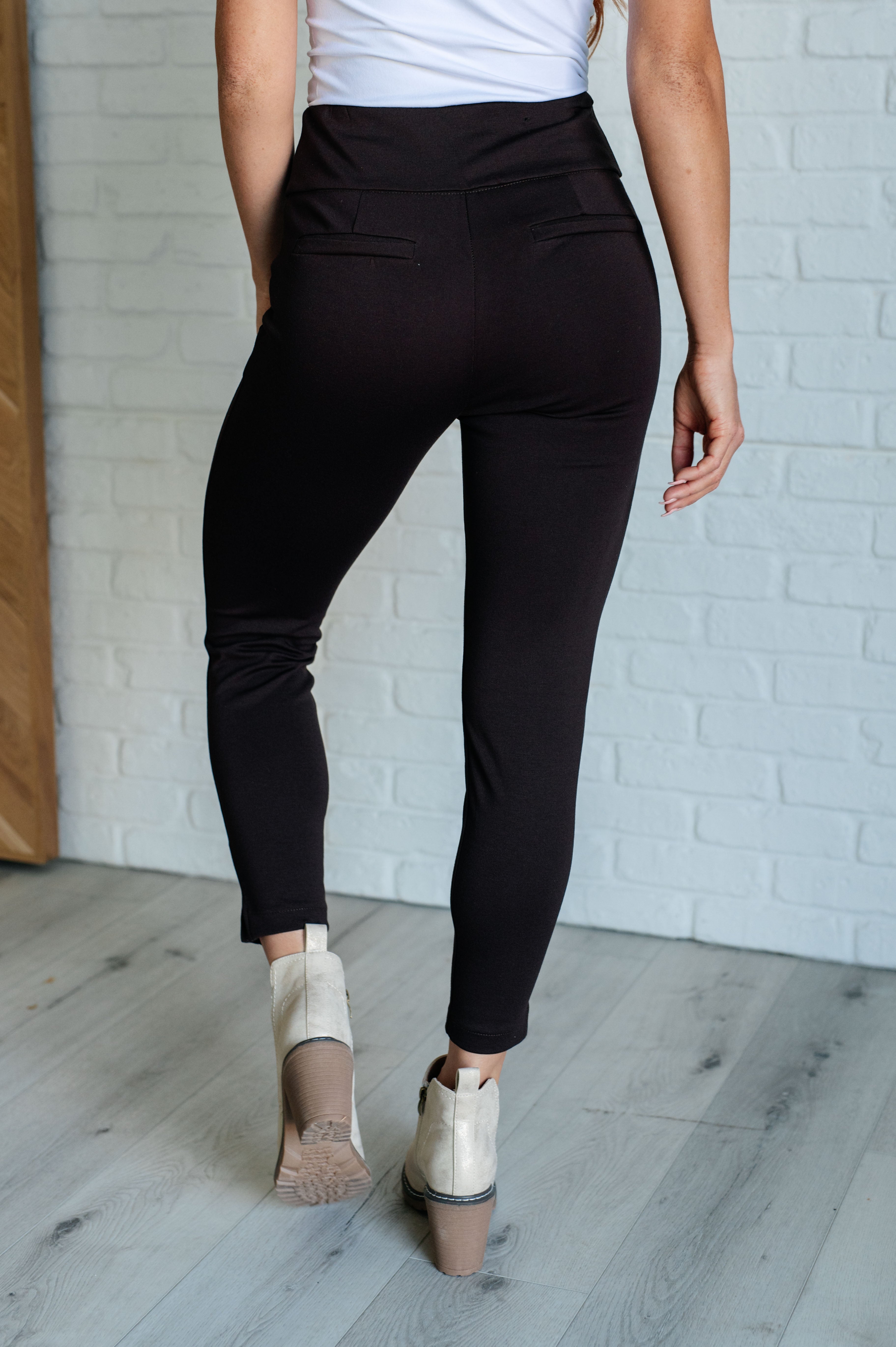 Magic Ankle Crop Skinny Pants • Chocolate