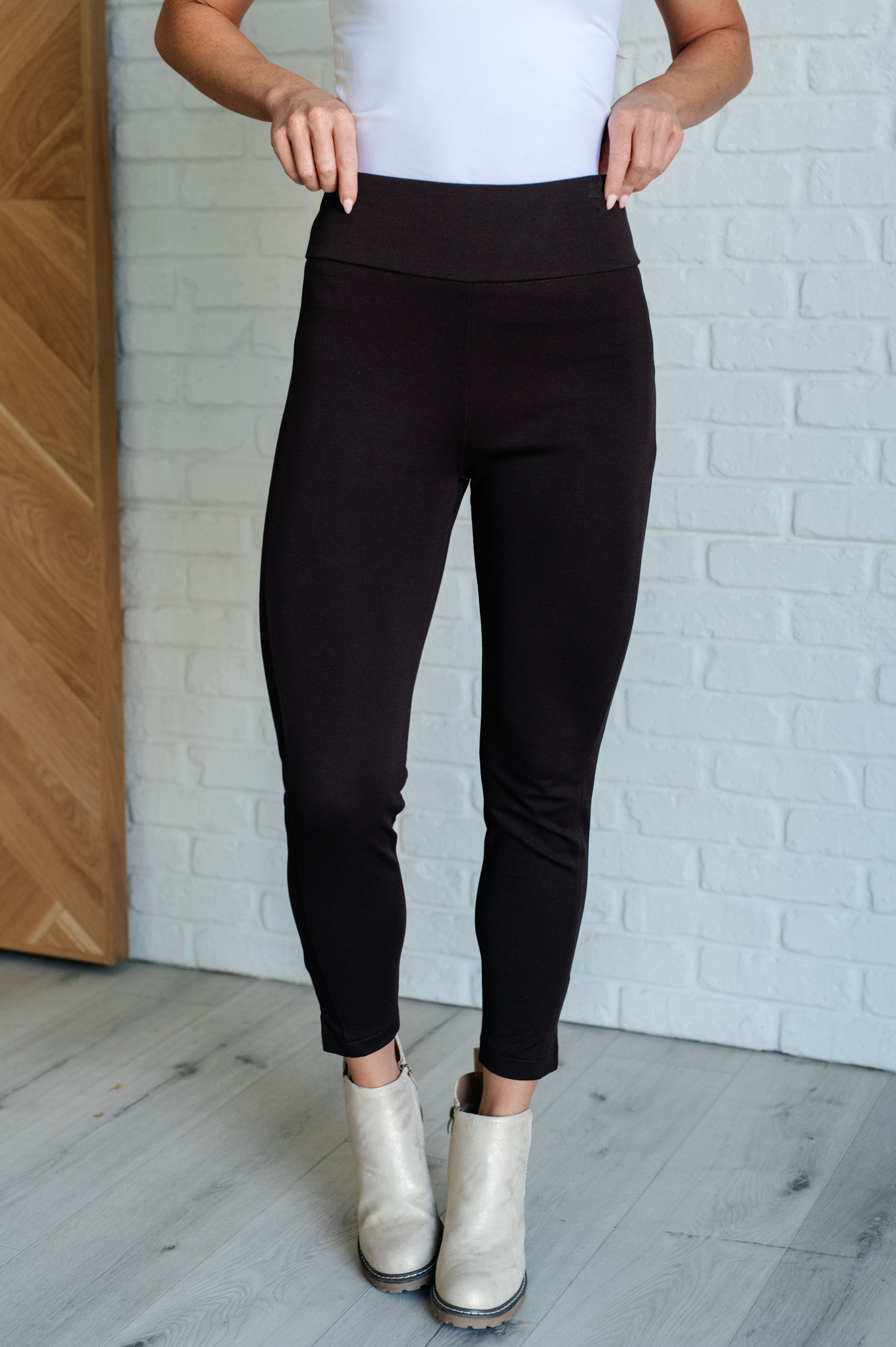 Magic Ankle Crop Skinny Pants • Chocolate