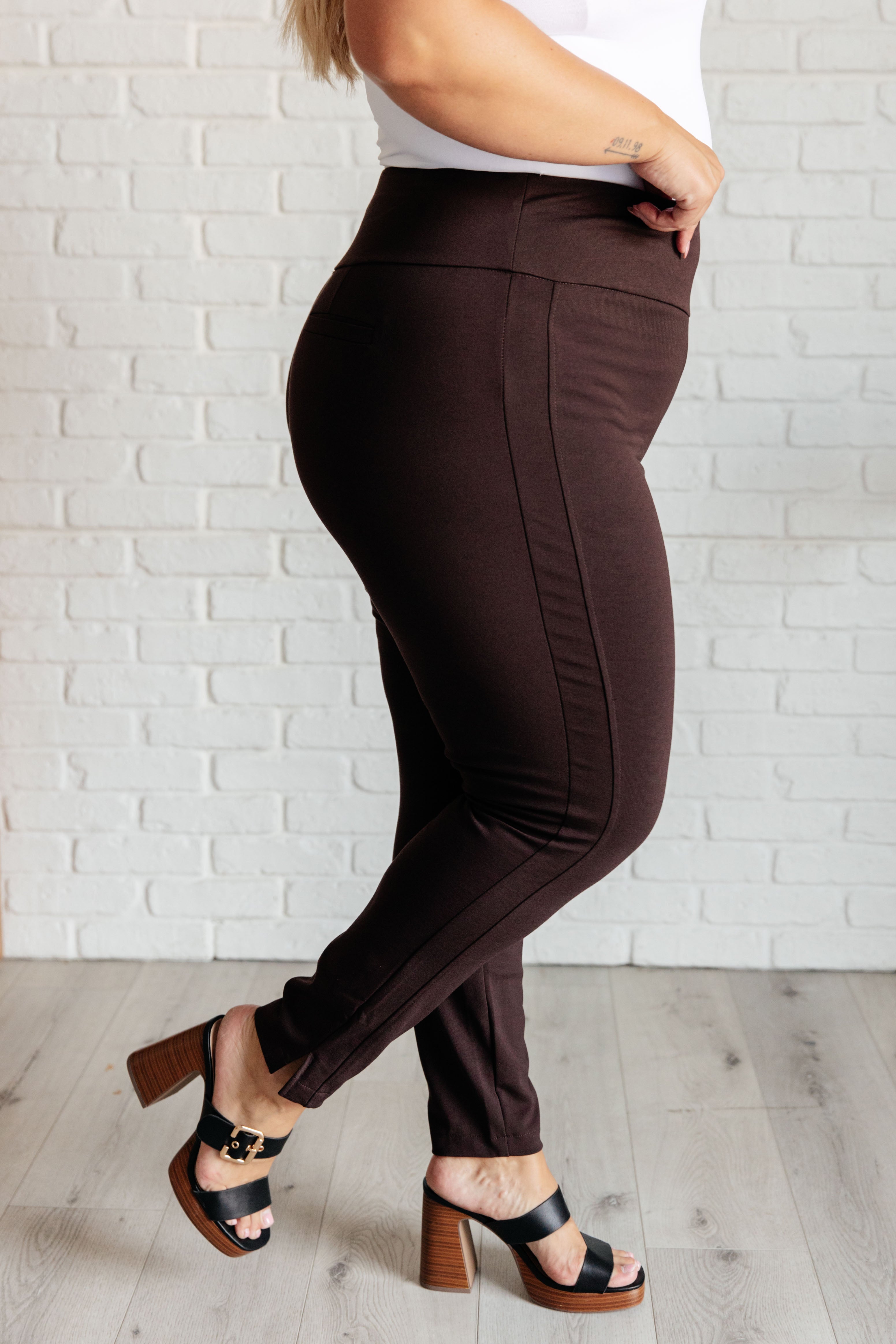 Magic Skinny 28" Pants • Chocolate