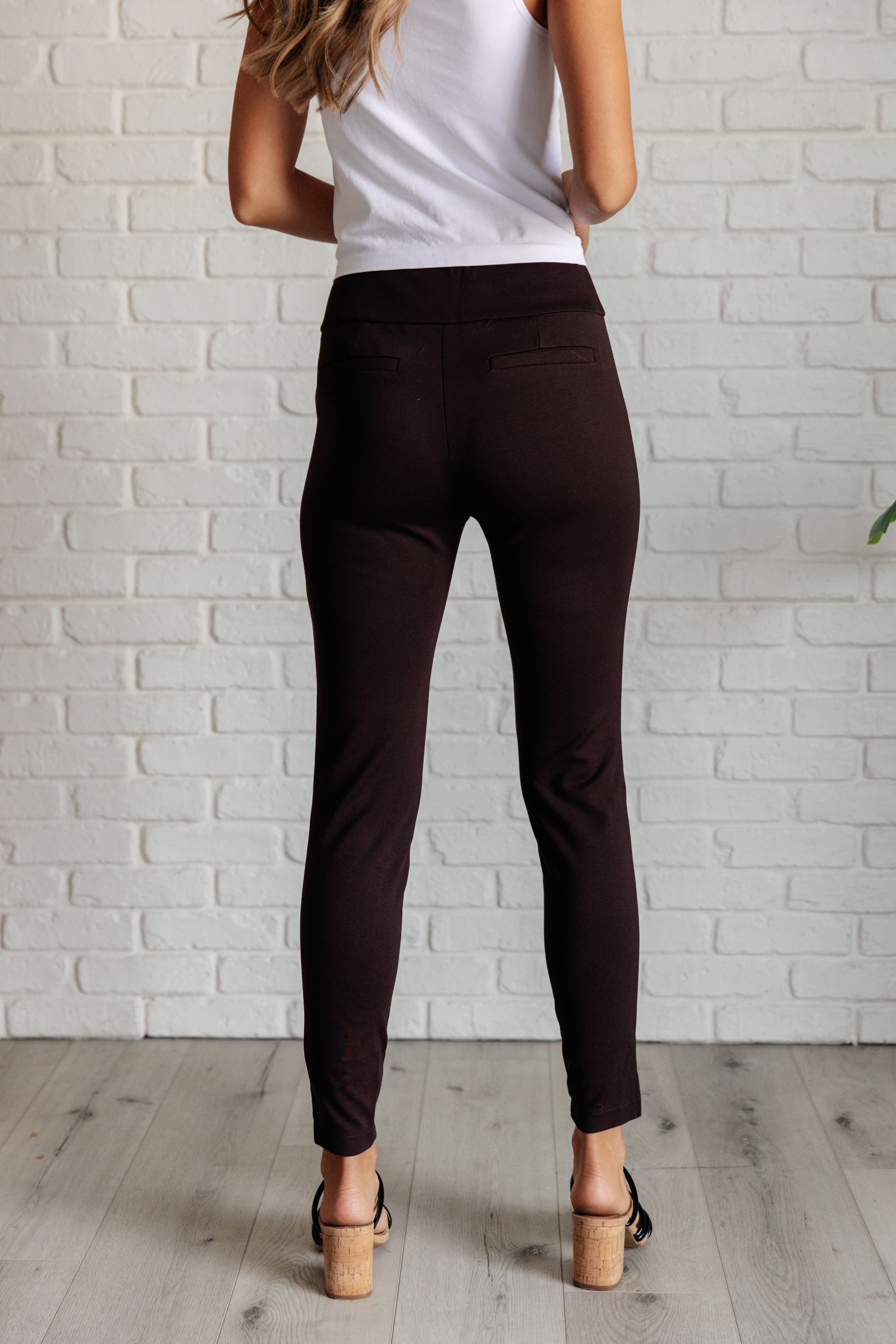 Magic Skinny 28" Pants • Chocolate