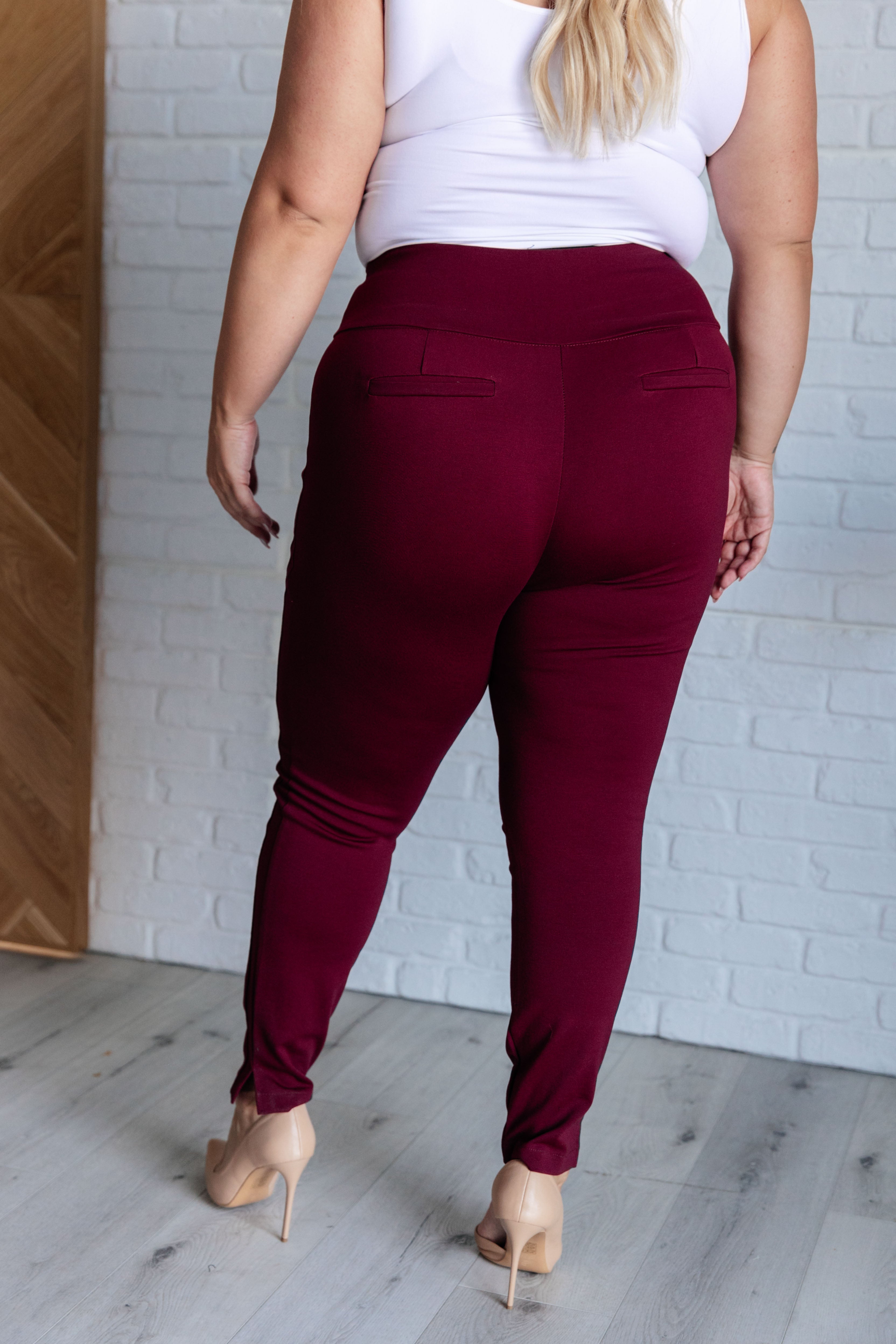 Magic Skinny 28" Pants • Wine