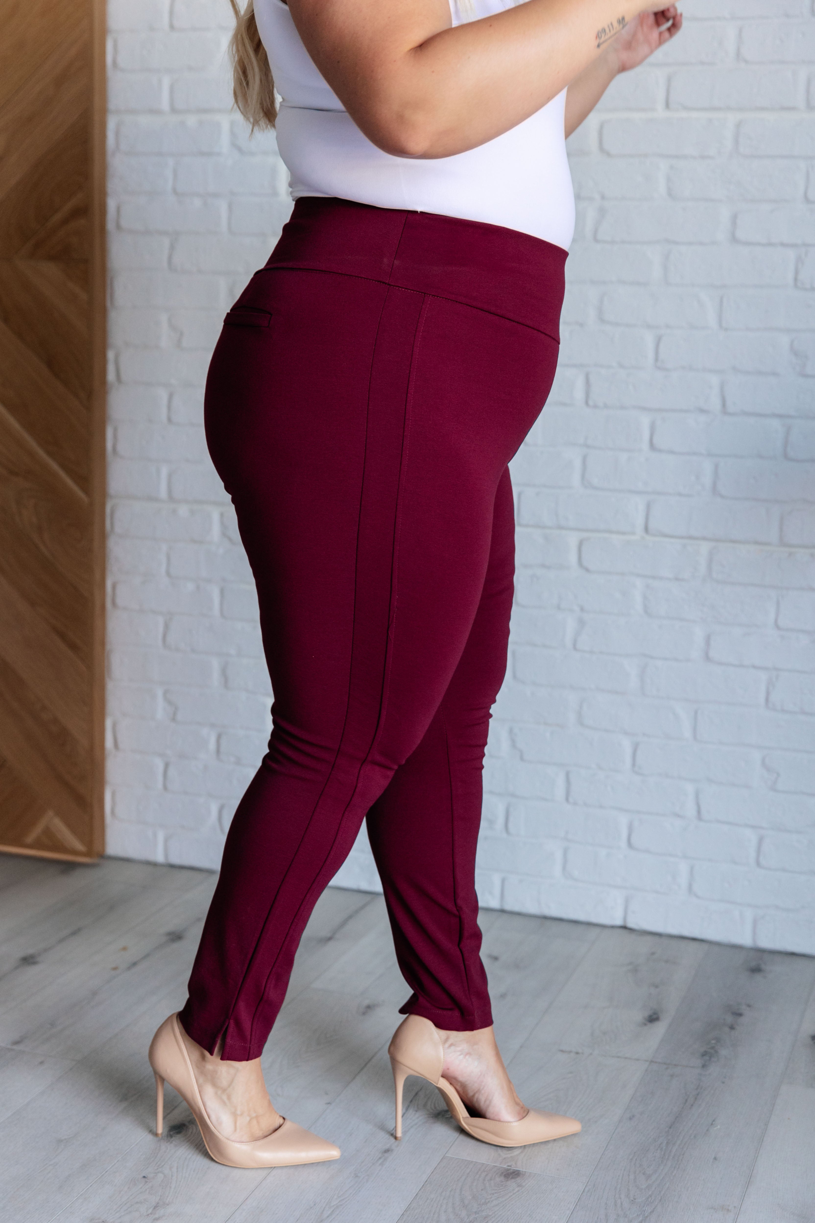 Magic Skinny 28" Pants • Wine