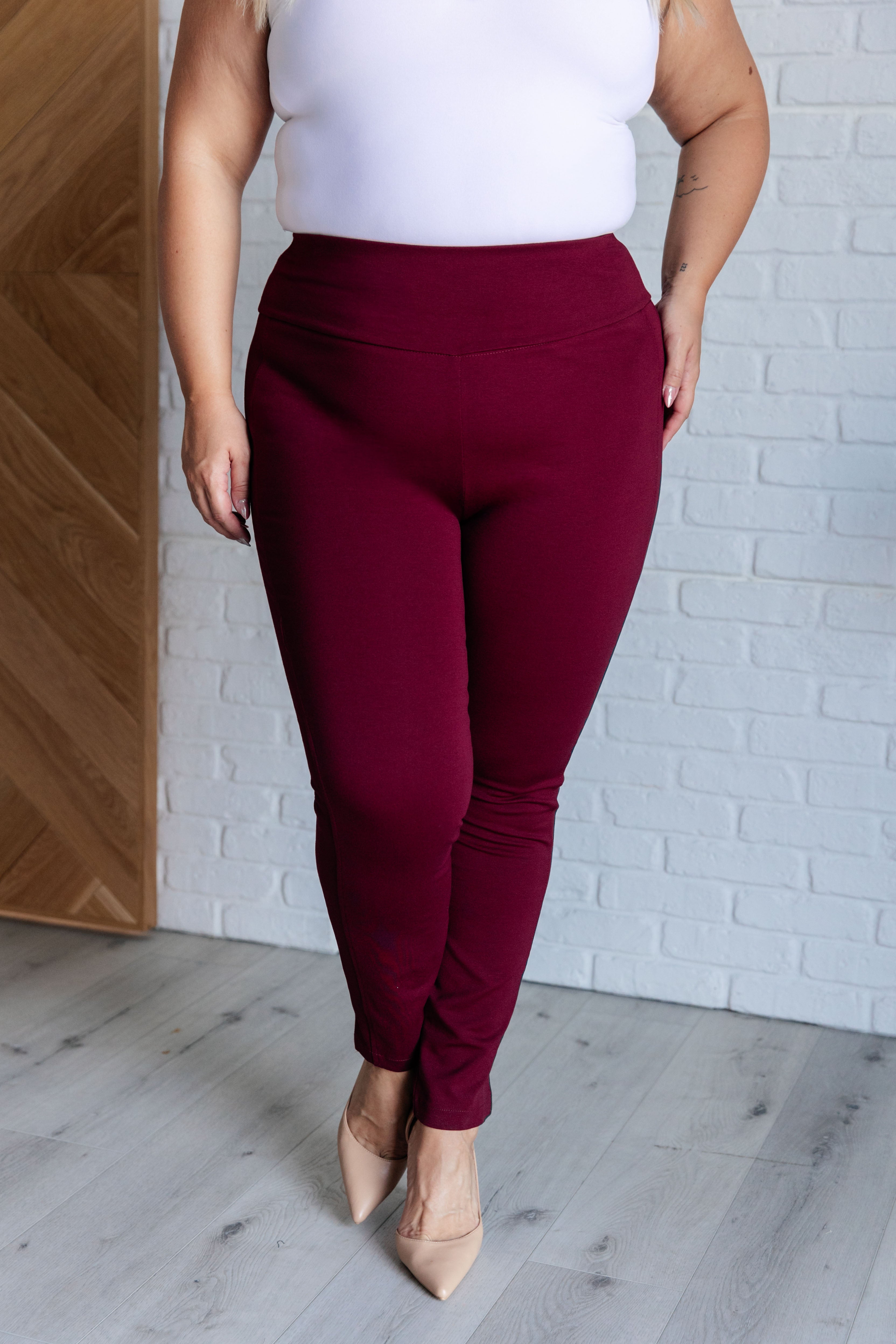 Magic Skinny 28" Pants • Wine