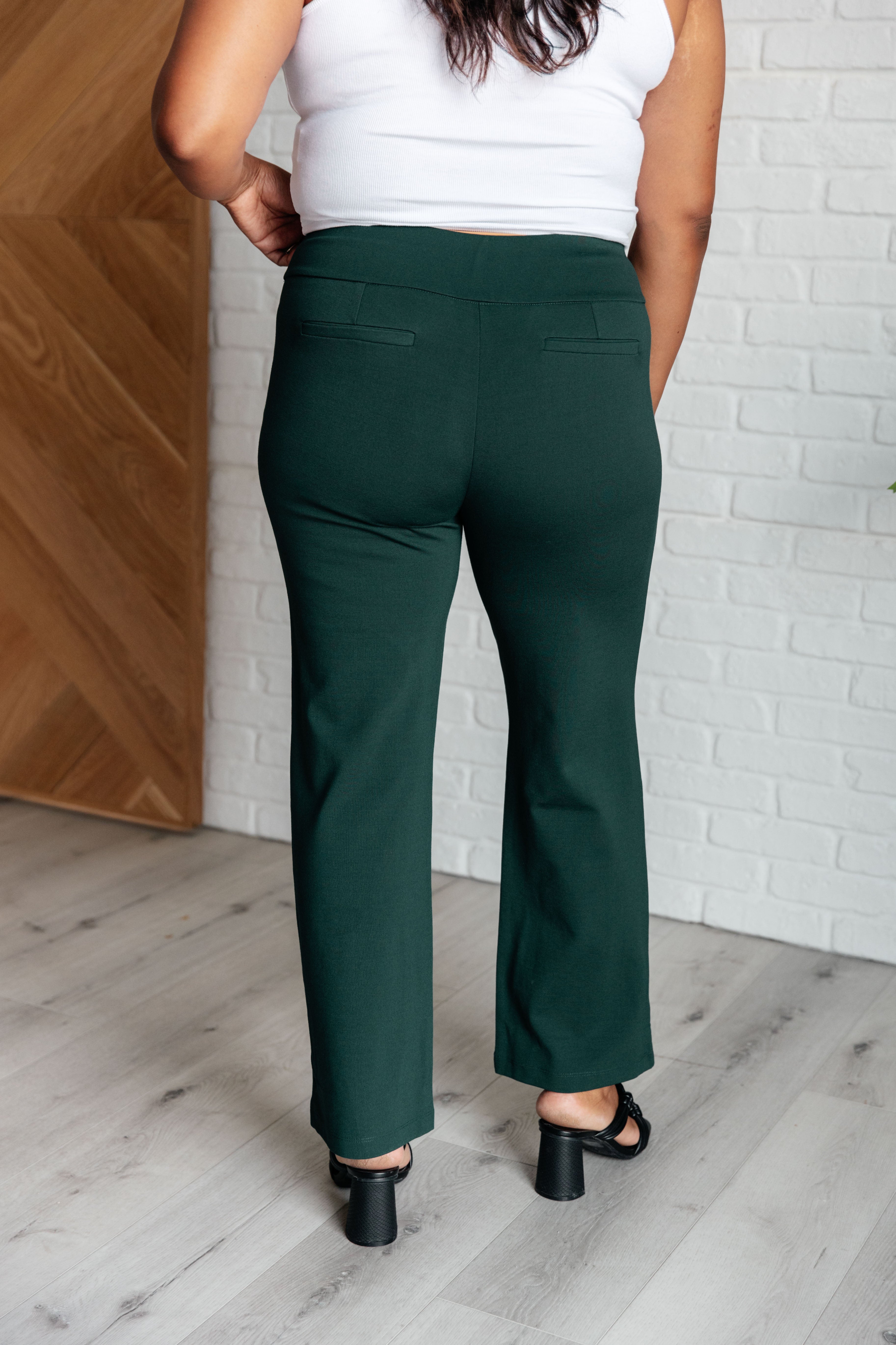 Magic Straight Pants • Hunter Green