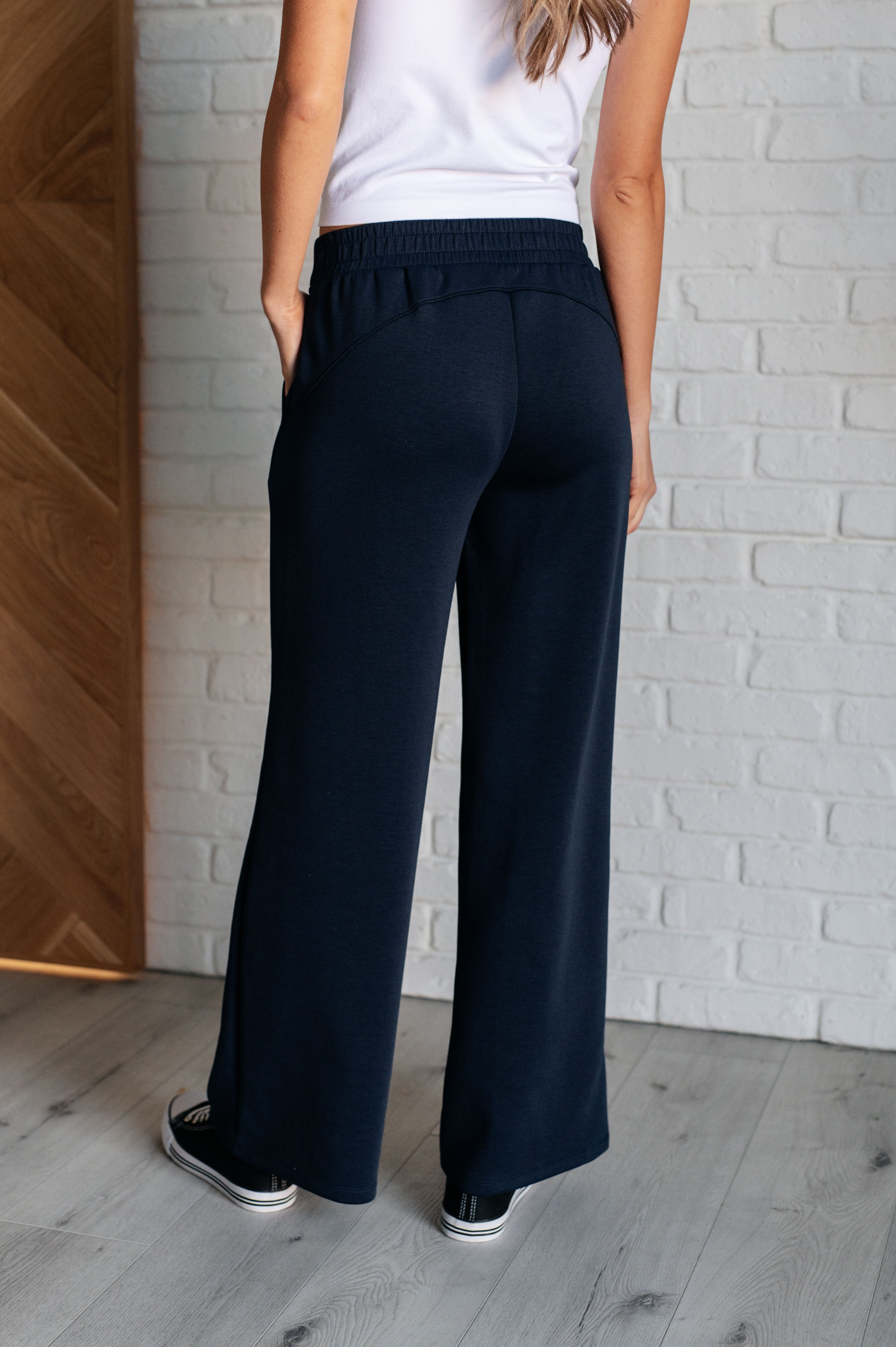 Resort Travel Wide Leg Crop Pant •  Navy